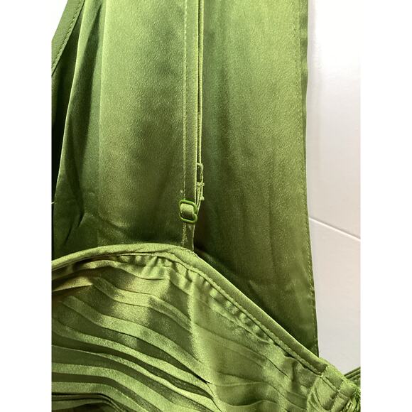 NWT Abercrombie & Fitch Women's The A&F Giselle Pleated Mini Dress Green Size XL - Picture 8 of 14